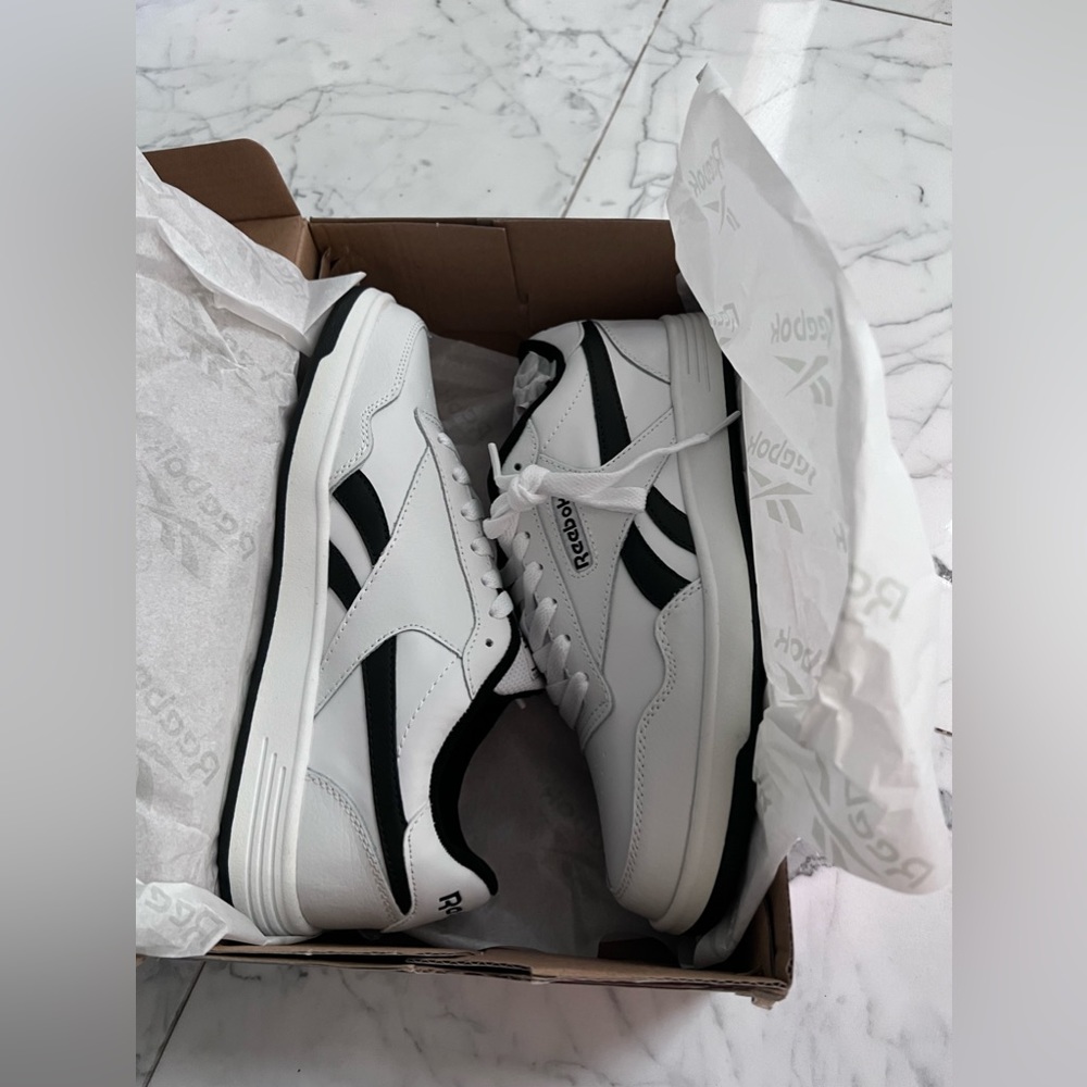 Reebok Club MEMT women’s size 7 shoes